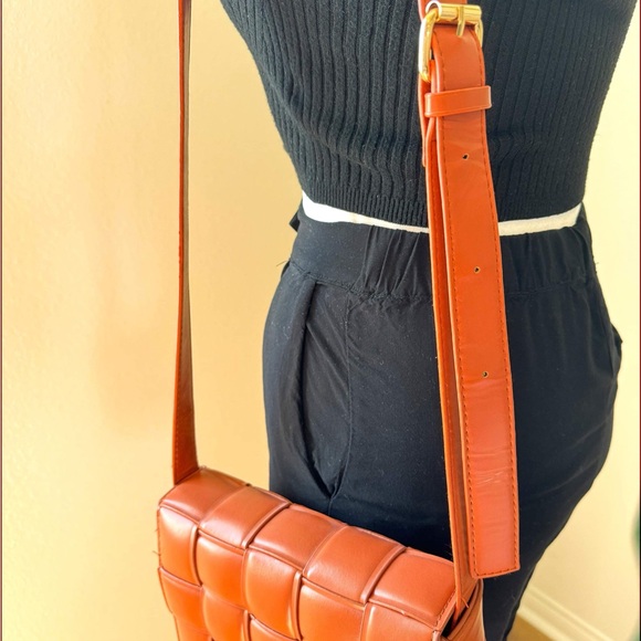 Woven Grid Faux Leather Shoulder Bag - Picture 5 of 8